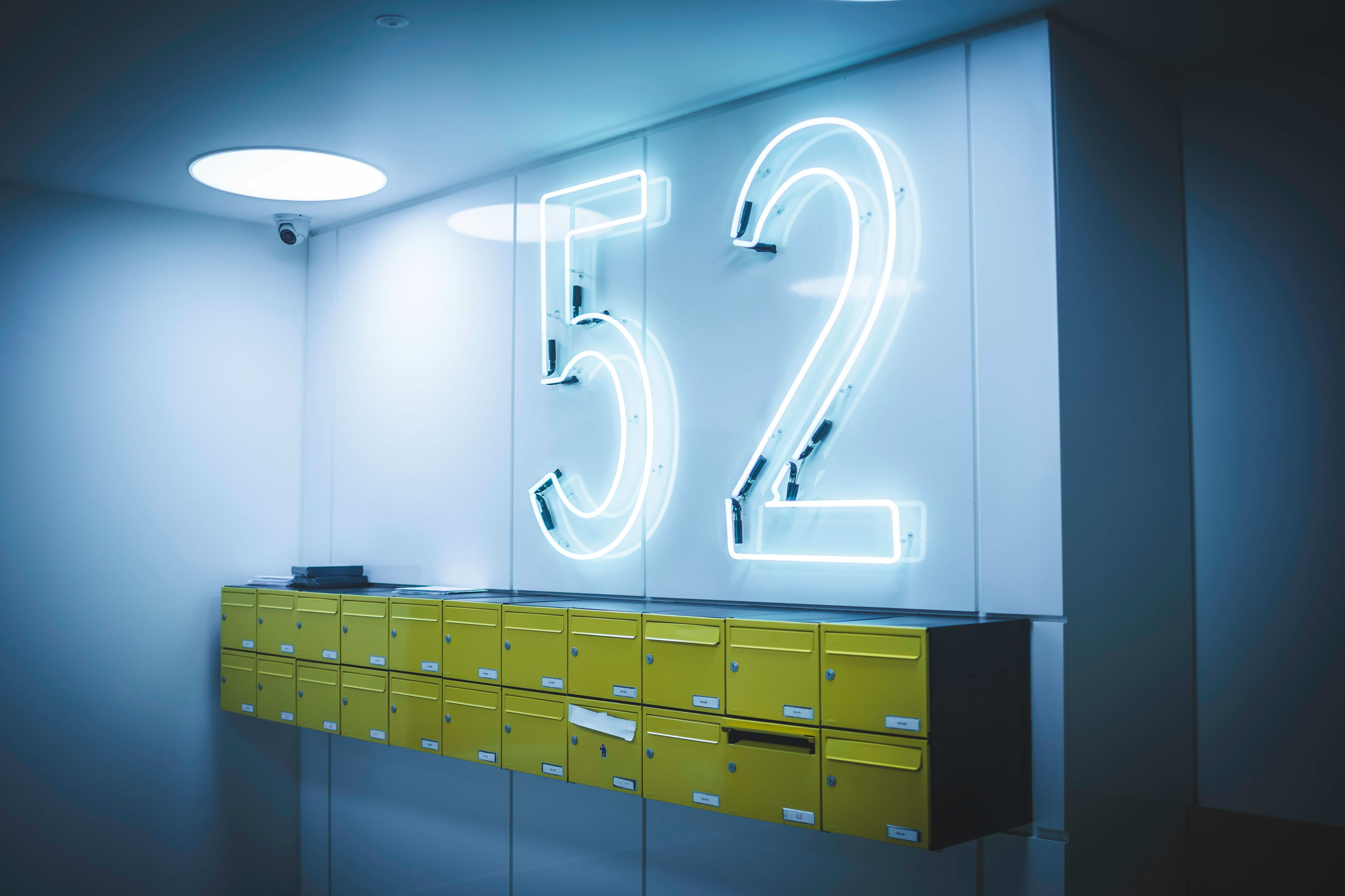Neon 52